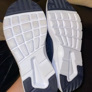 Fabletics sneakers size 6.5 women’s (navy)